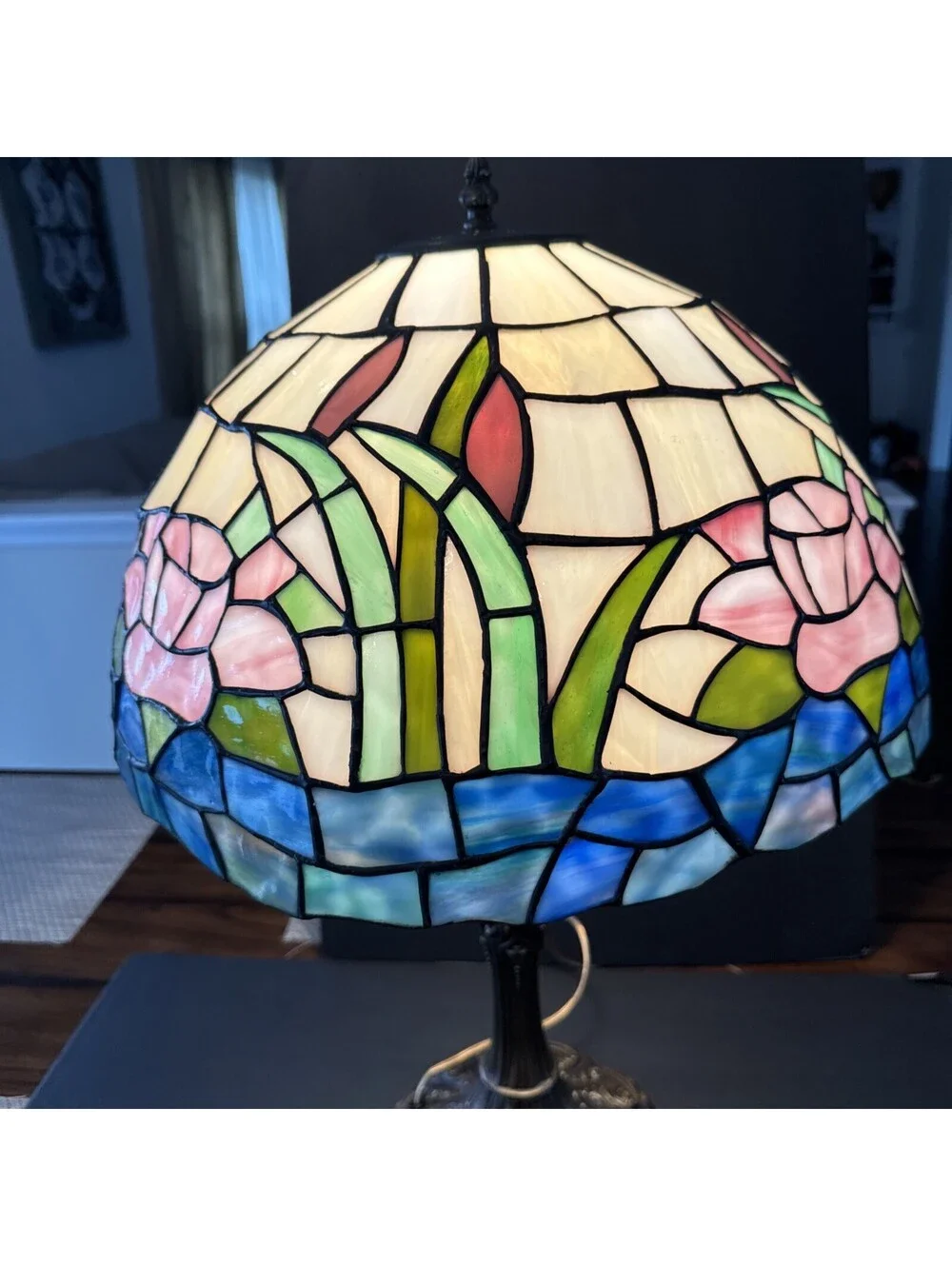 Large Tiffany Style Lily Pad Floral Stained Glass Table Lamp Light 26” H X 17” W